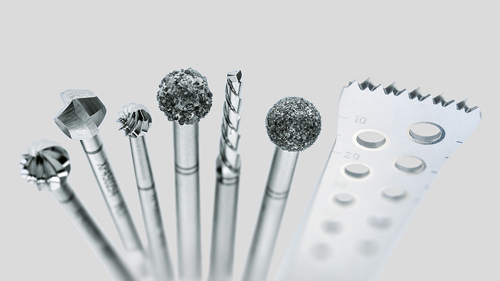 Különböző fúrófejek és pengék az Aesculap motorrendszerekhez