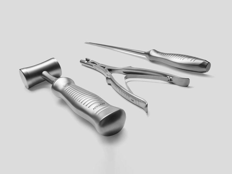 Sebészeti műszer által tartott háromdimenziós kollagén mátrix